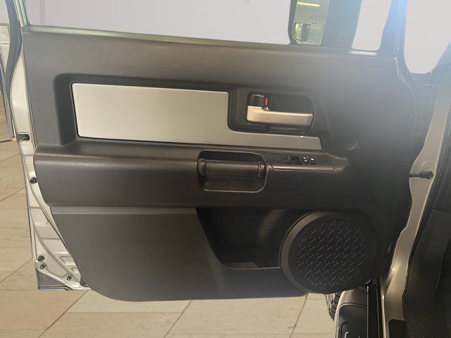 Used 2012 Toyota FJ Cruiser 4WD image 10