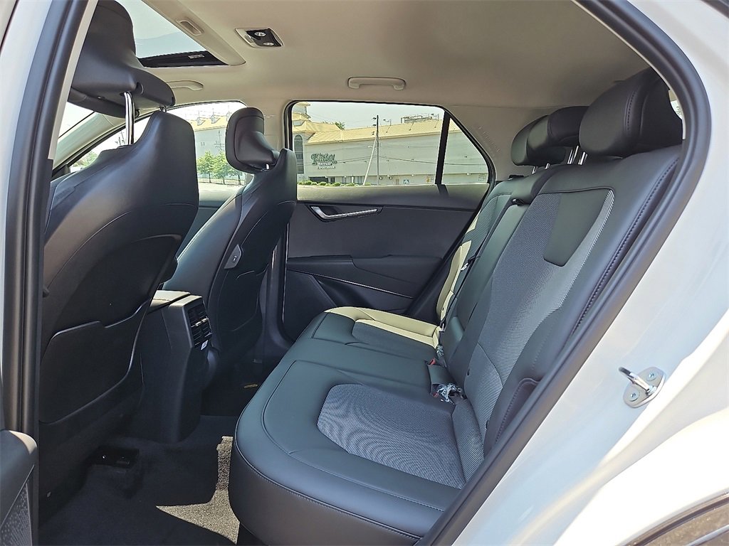 New 2025 Kia Niro EX Touring image 7