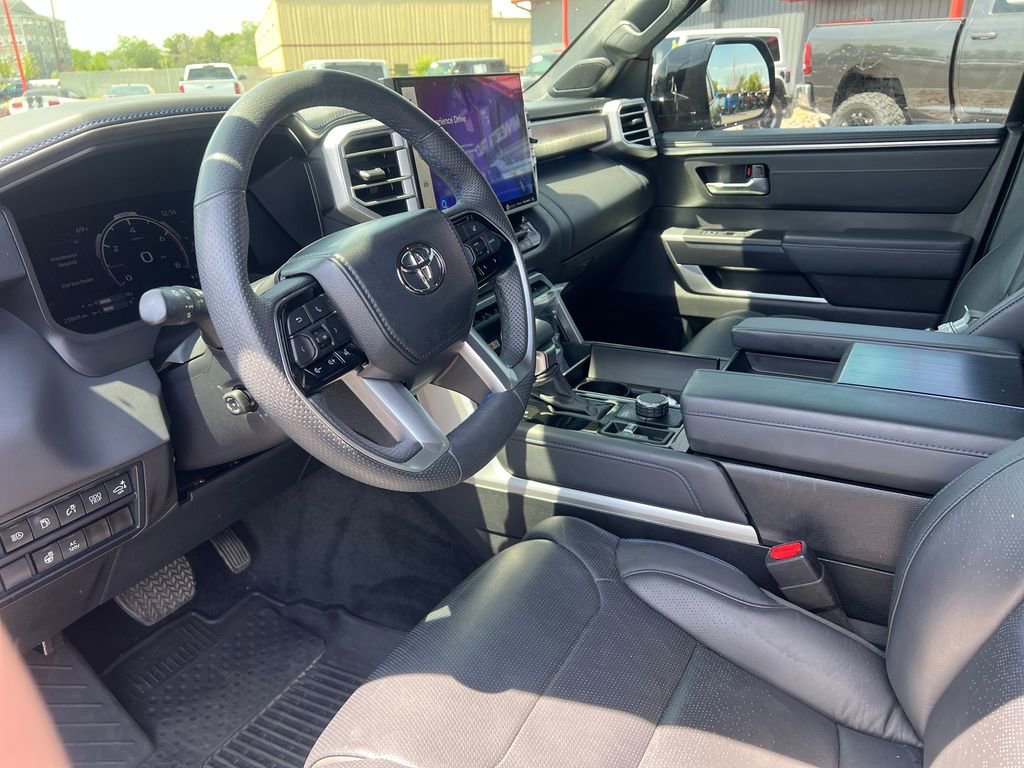 Used 2024 Toyota Sequoia Platinum AWD/4WD image 19