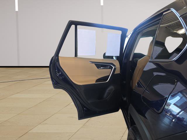 Used 2025 Toyota RAV4 XLE AWD/4WD image 24