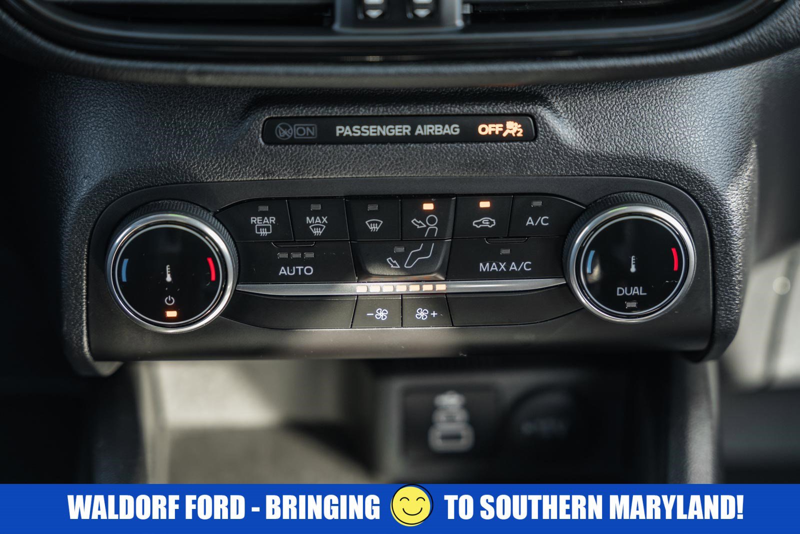 Used 2025 Ford Escape ST-Line image 24