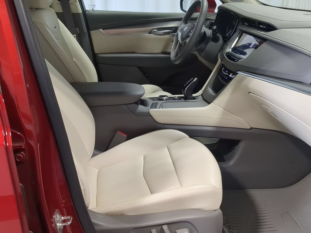 Used 2025 Cadillac XT5 Premium Luxury AWD/4WD image 27