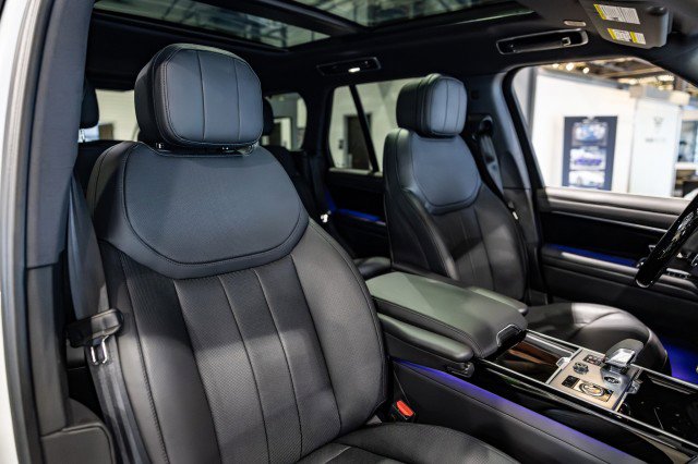 Used 2023 Land Rover Range Rover SE image 29