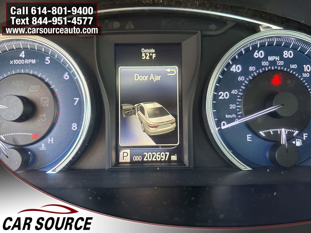 Used 2016 Toyota Camry LE image 9