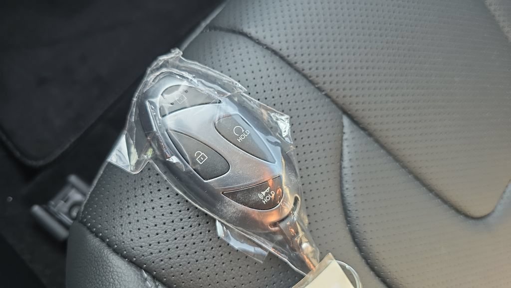 New 2026 Hyundai Elantra Limited FWD image 32
