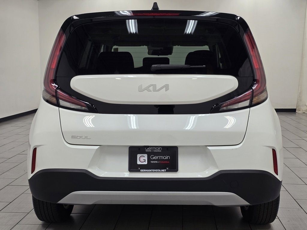 Used 2023 Kia Soul LX w/ LX Technology Package image 14