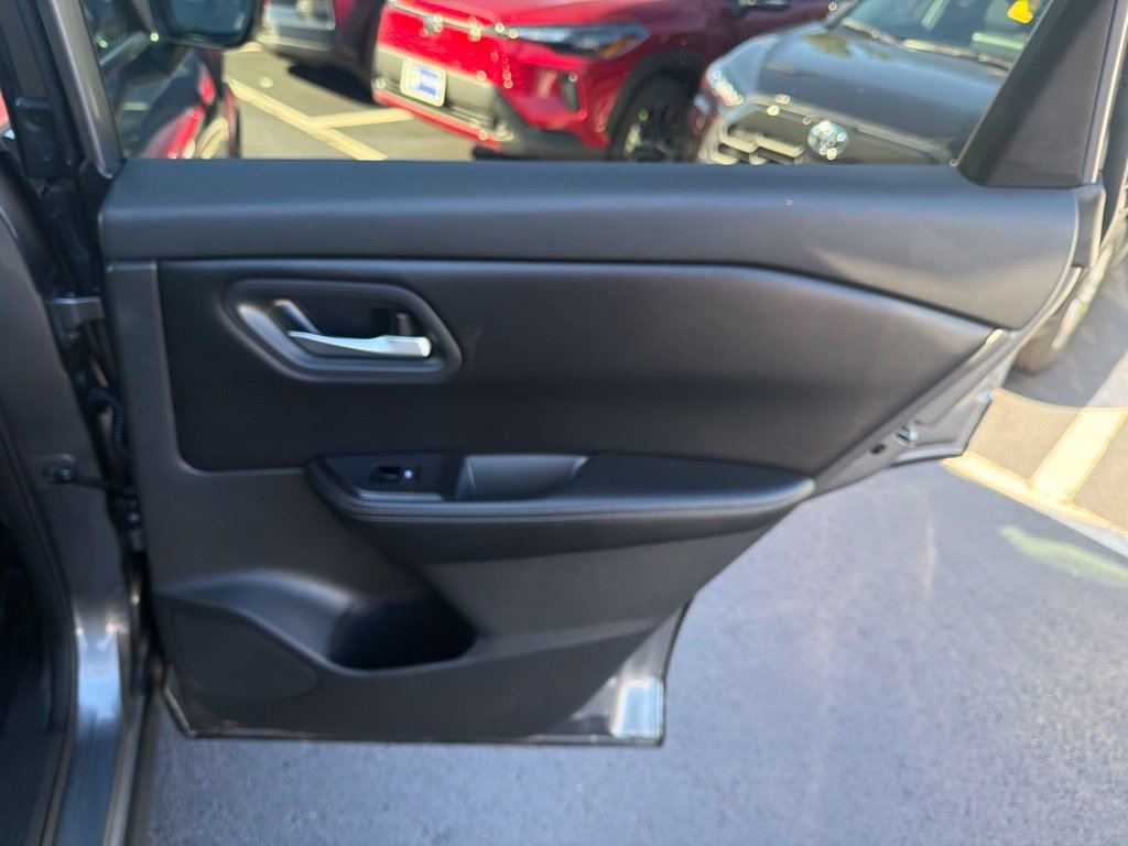 Used 2025 Nissan Rogue SV AWD/4WD image 13