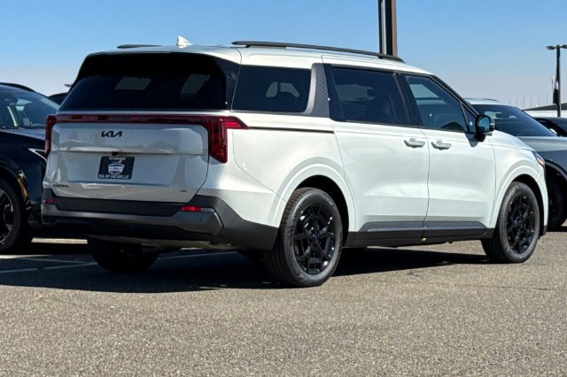 New 2027 Kia Carnival EX FWD image 5
