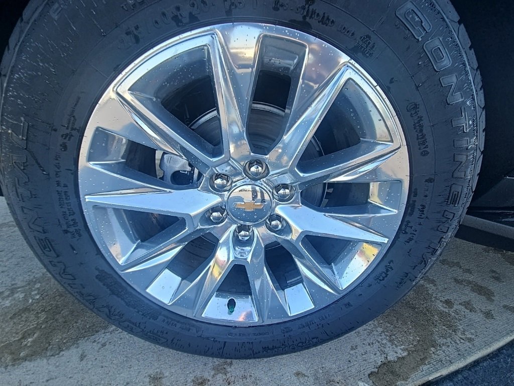 New 2026 Chevrolet Suburban Premier image 9