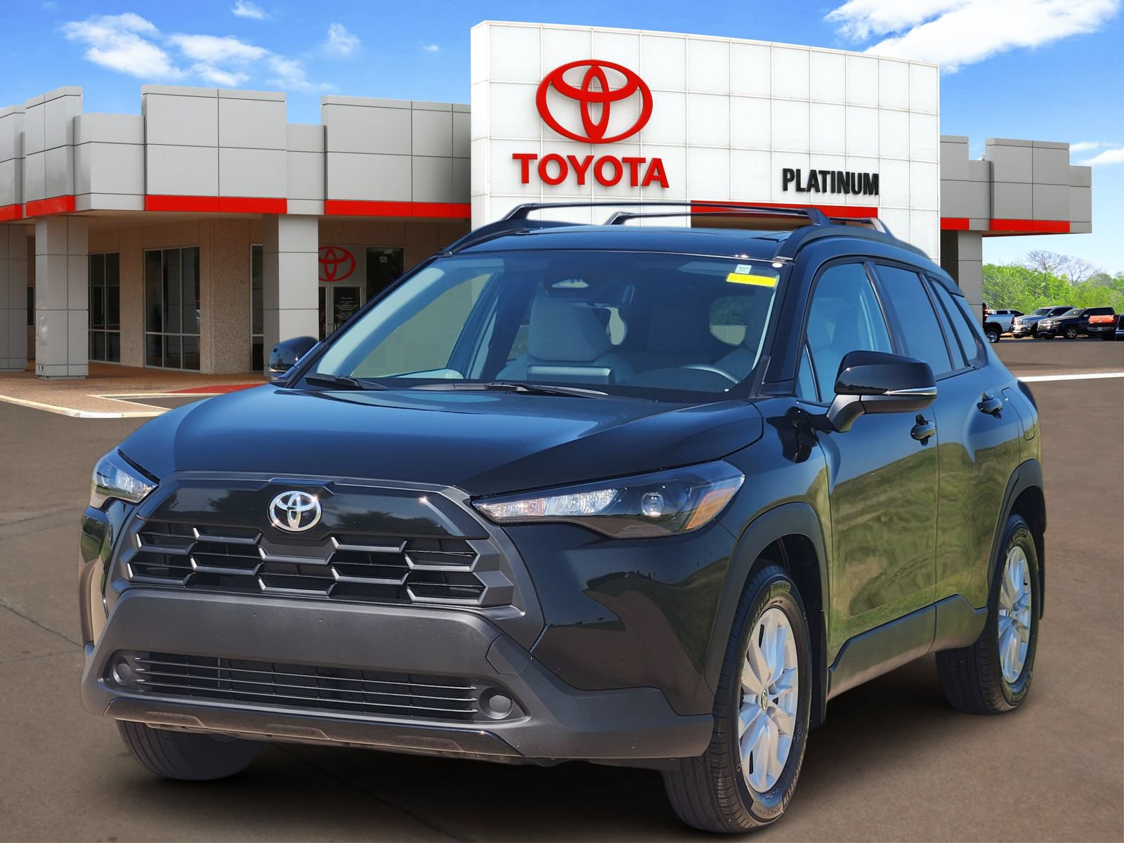 Used 2026 Toyota Corolla Cross LE w/ Moonroof Package FWD video 2