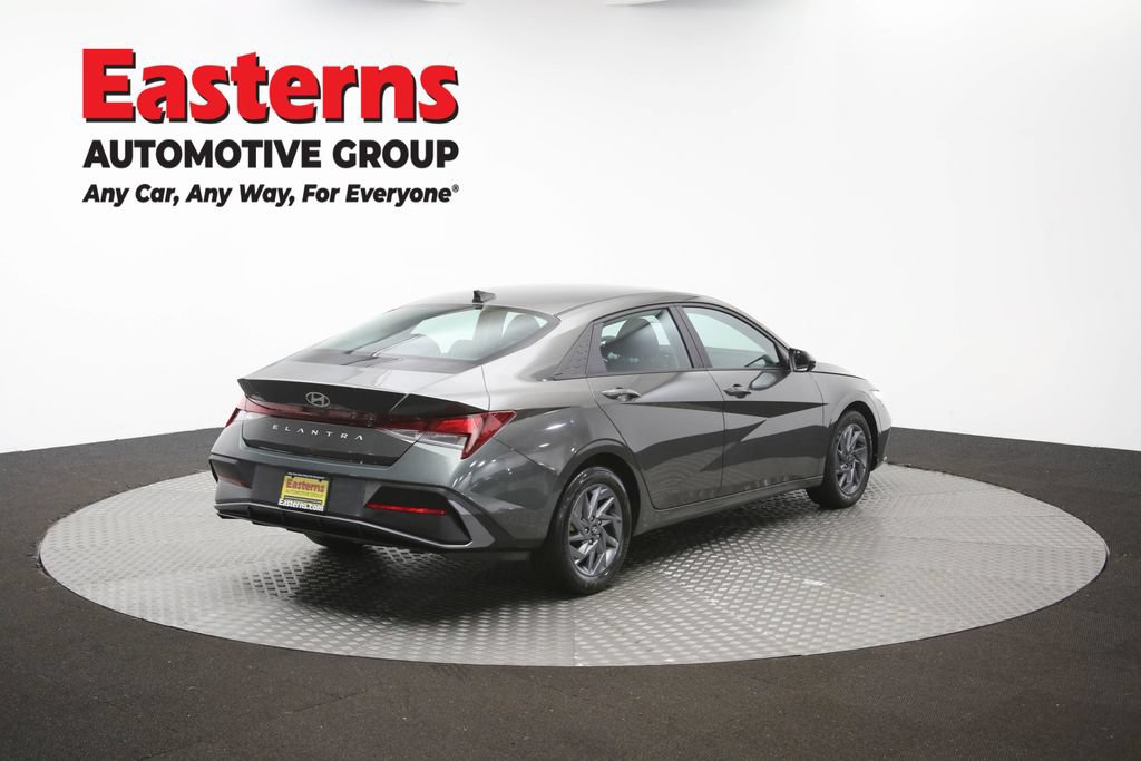 Used 2024 Hyundai Elantra SEL FWD image 39
