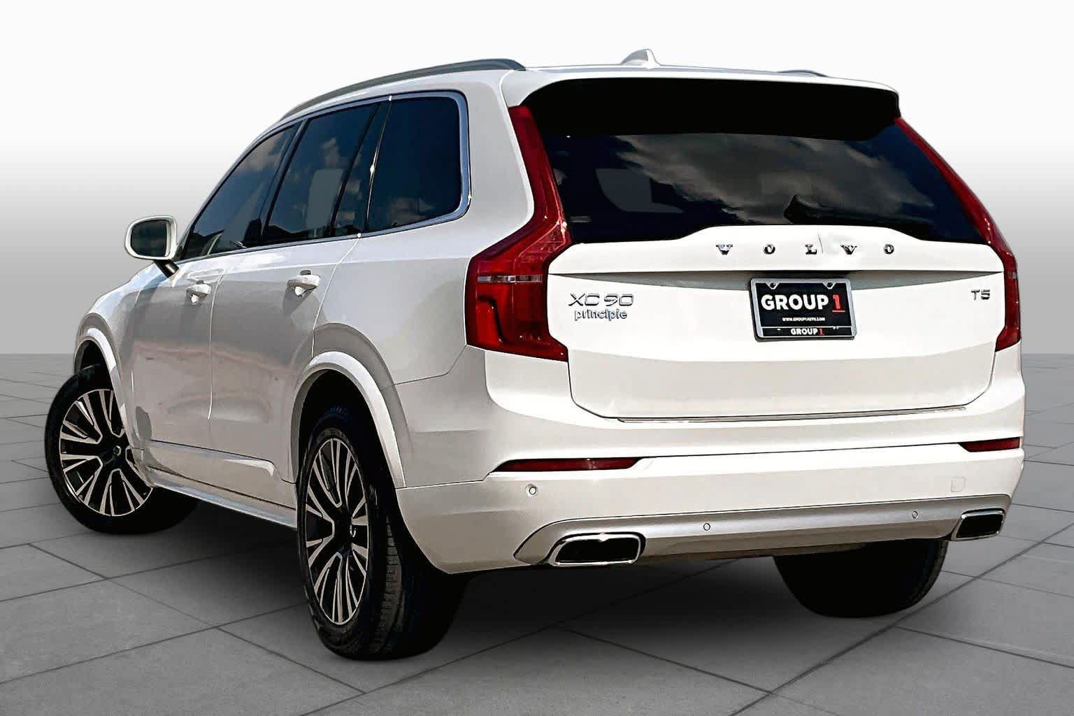 Used 2021 Volvo XC90 T5 Momentum w/ Protection Package Premier FWD image 12