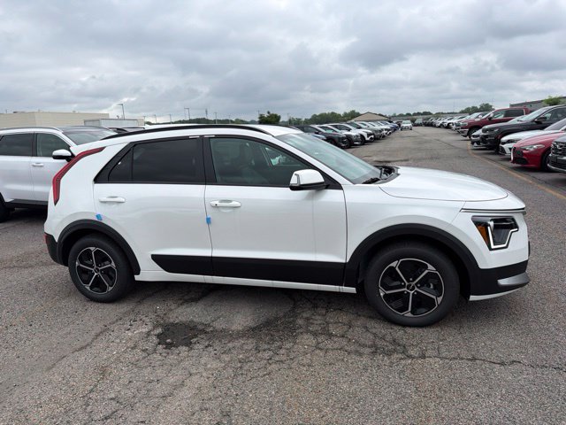 New 2026 Kia Niro EX FWD image 2