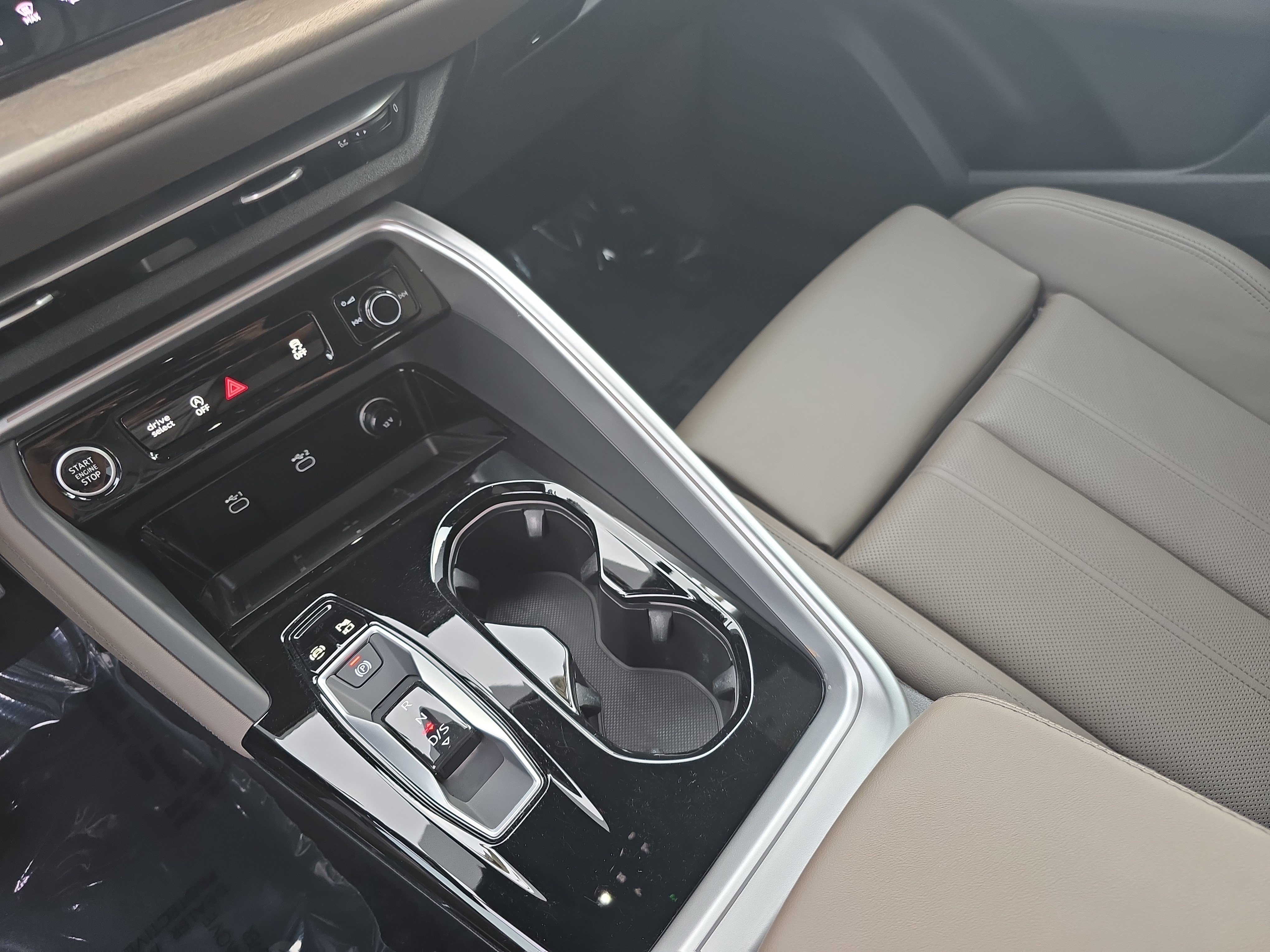 Certified 2025 Audi Q5 Premium Plus w/ Premium Plus AWD/4WD image 21