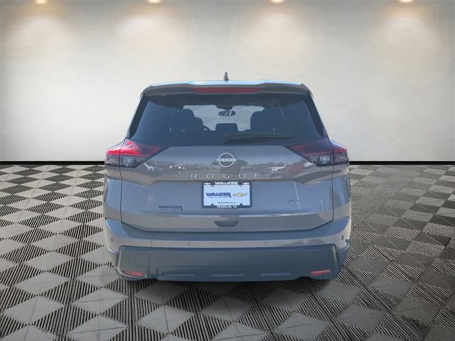 Used 2024 Nissan Rogue SV image 6