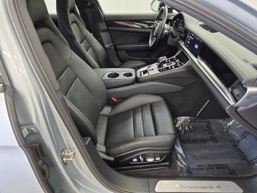 Used 2019 Porsche Panamera 4 AWD/4WD image 30