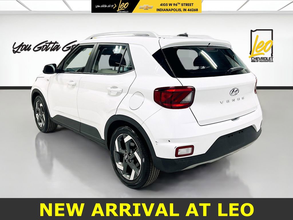 Used 2023 Hyundai Venue SEL image 7