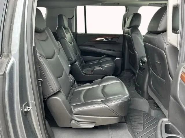 Used 2020 Cadillac Escalade ESV Luxury w/ Escalade Sport Edition image 16