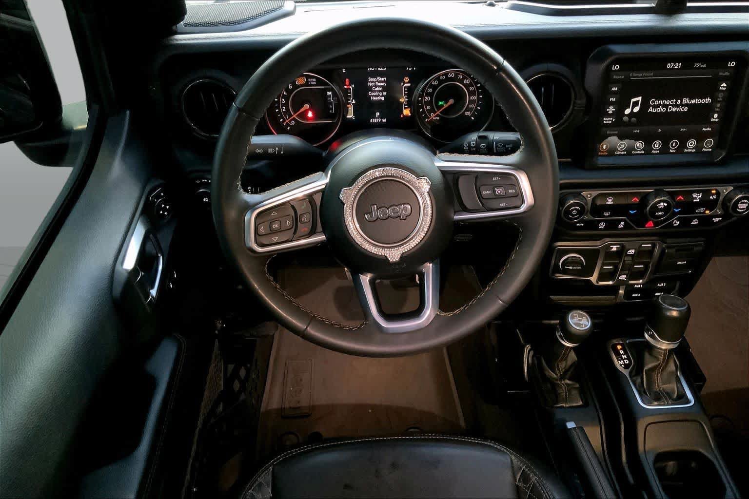 Used 2023 Jeep Wrangler Unlimited Sahara AWD/4WD image 11