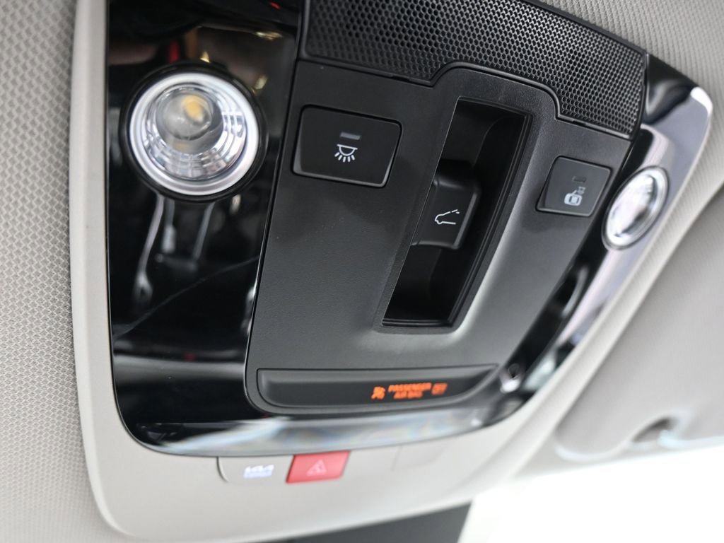 Used 2025 Kia Sorento S w/ Panoramic Sunroof Package image 26