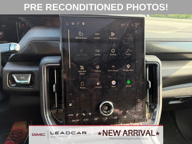 Used 2025 GMC Yukon AT4 AWD/4WD image 28