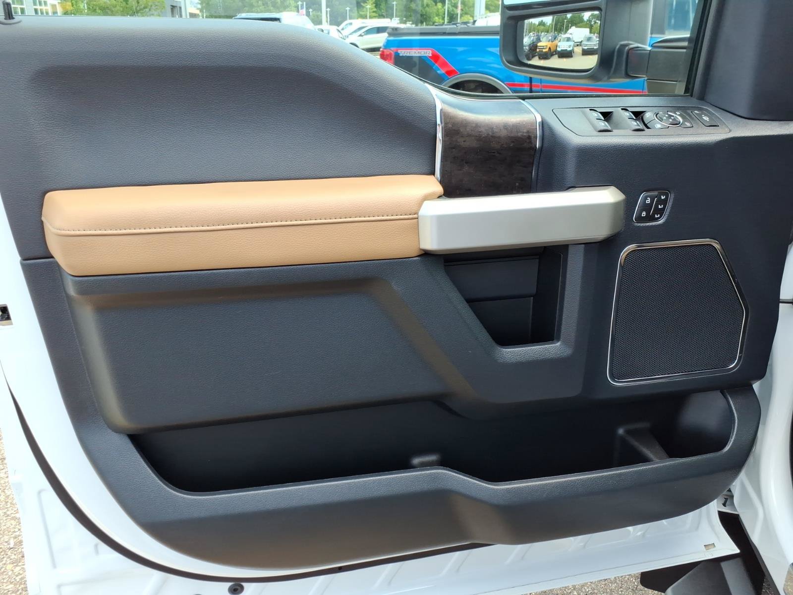 Used 2022 Ford F350 Lariat w/ Lariat Ultimate Package AWD/4WD image 15