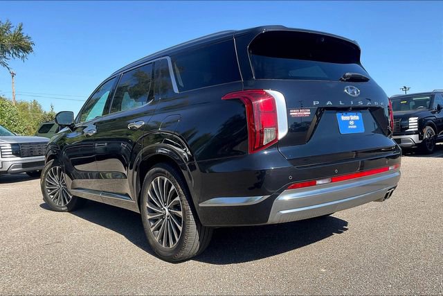 Used 2023 Hyundai Palisade Calligraphy image 3