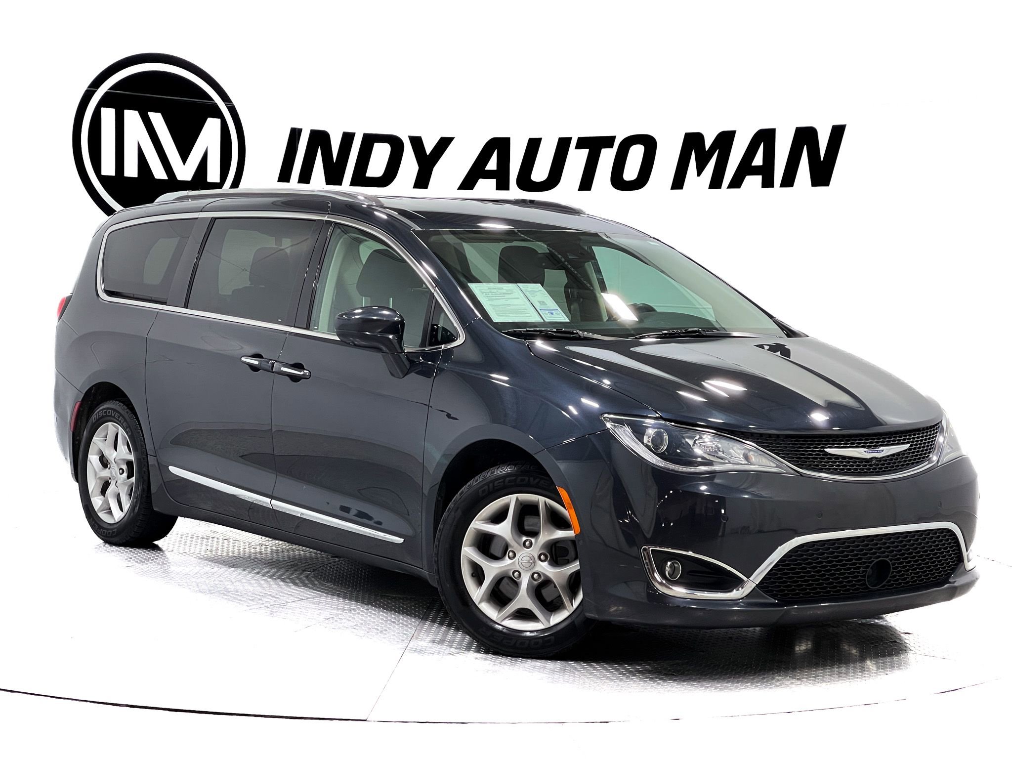 Used 2019 Chrysler Pacifica Touring-L Plus w/ Advanced Safetytec Group FWD image 2