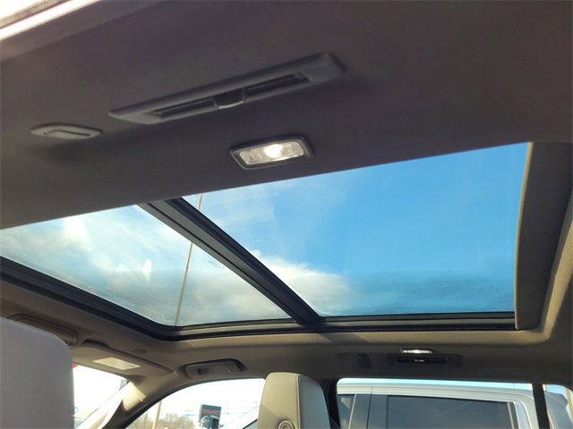 Used 2024 Chevrolet Tahoe Z71 w/ Luxury Package image 22