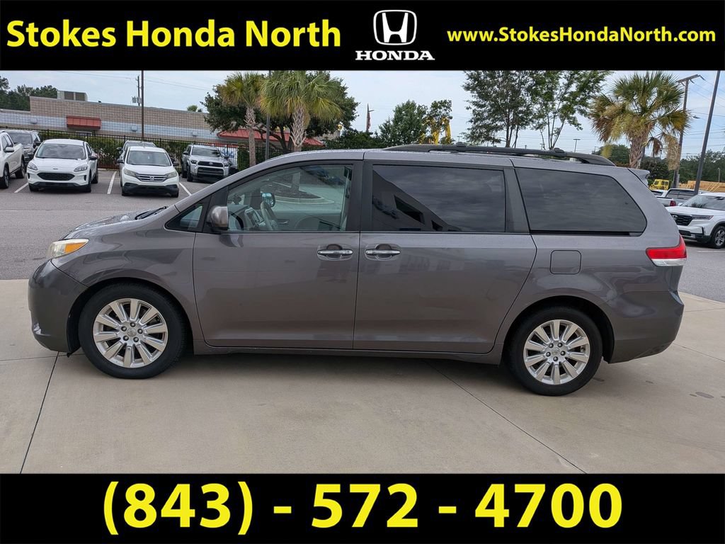 Used 2013 Toyota Sienna XLE w/ Entertainment Pkg AWD/4WD image 15