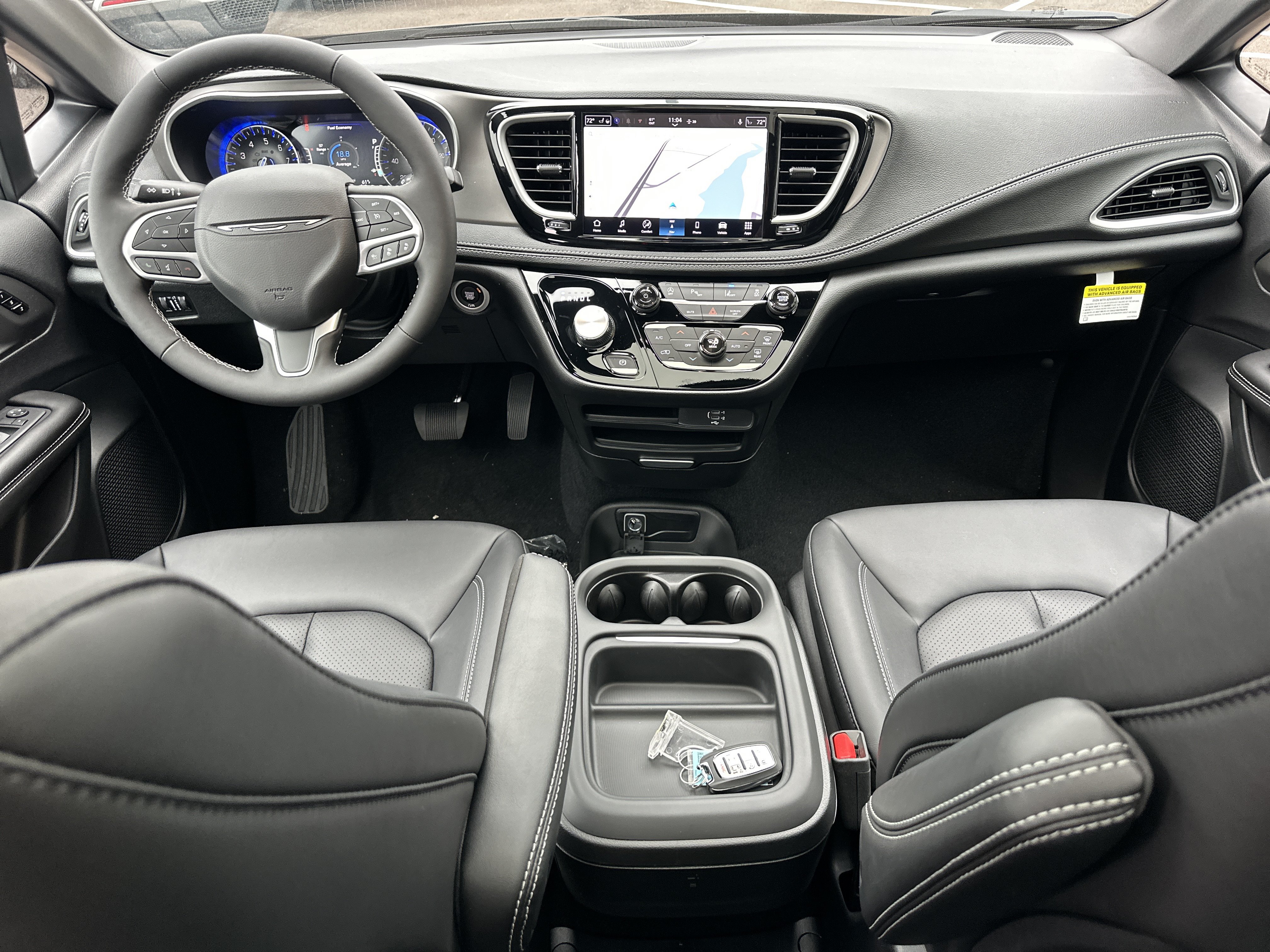 New 2027 Chrysler Pacifica Select w/ Family Tech Group FWD image 31