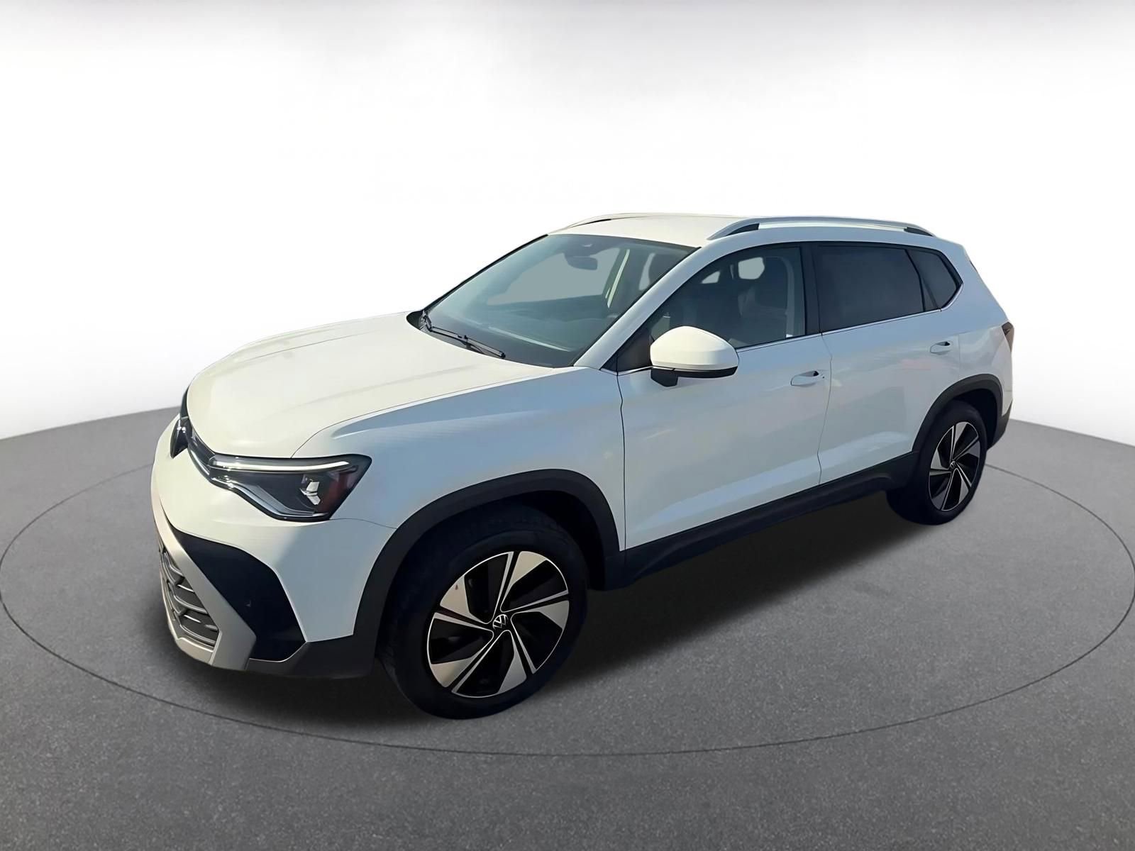 Used 2025 Volkswagen Taos SE AWD/4WD image 8