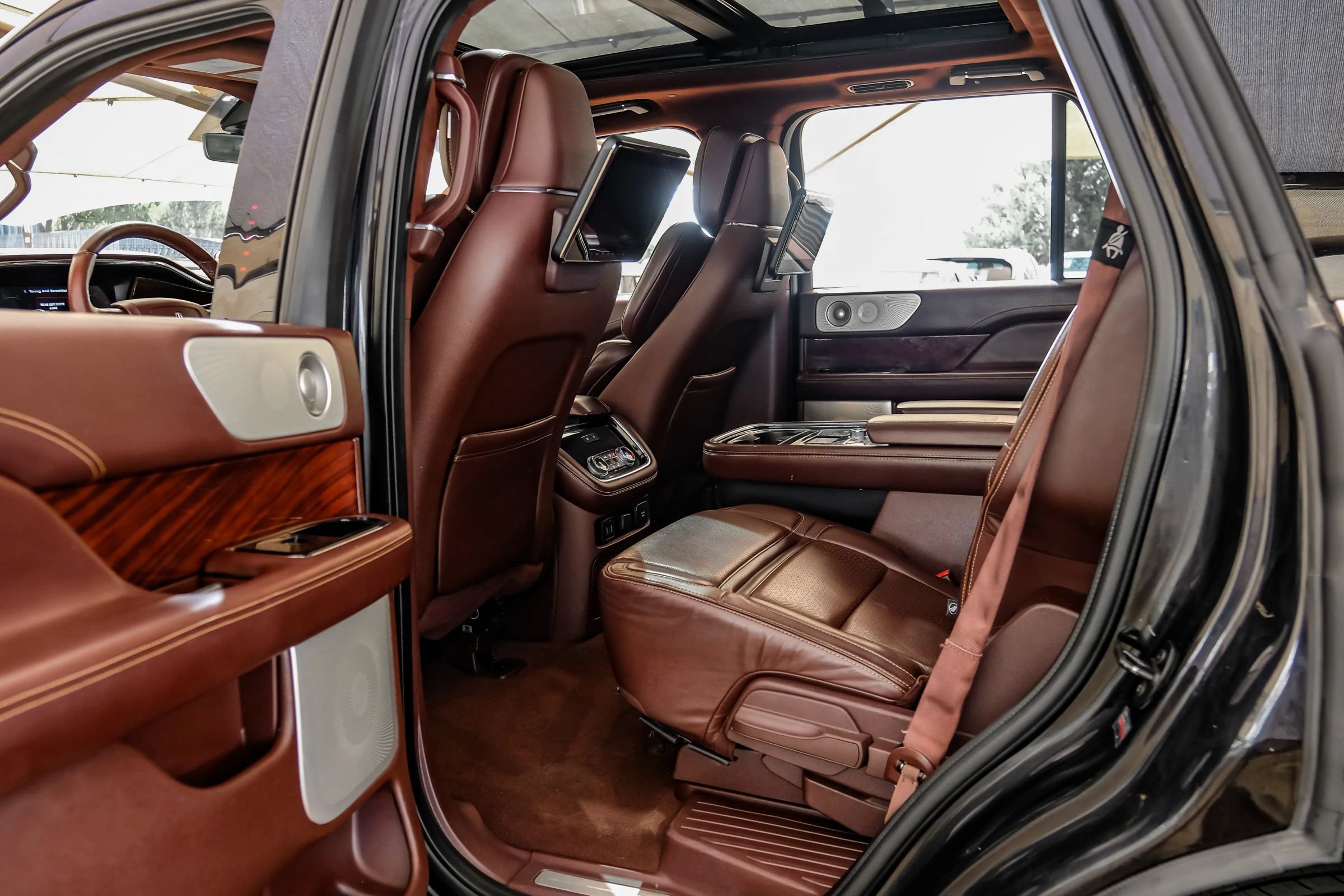 Used 2019 Lincoln Navigator Black Label w/ Cargo Package AWD/4WD image 53