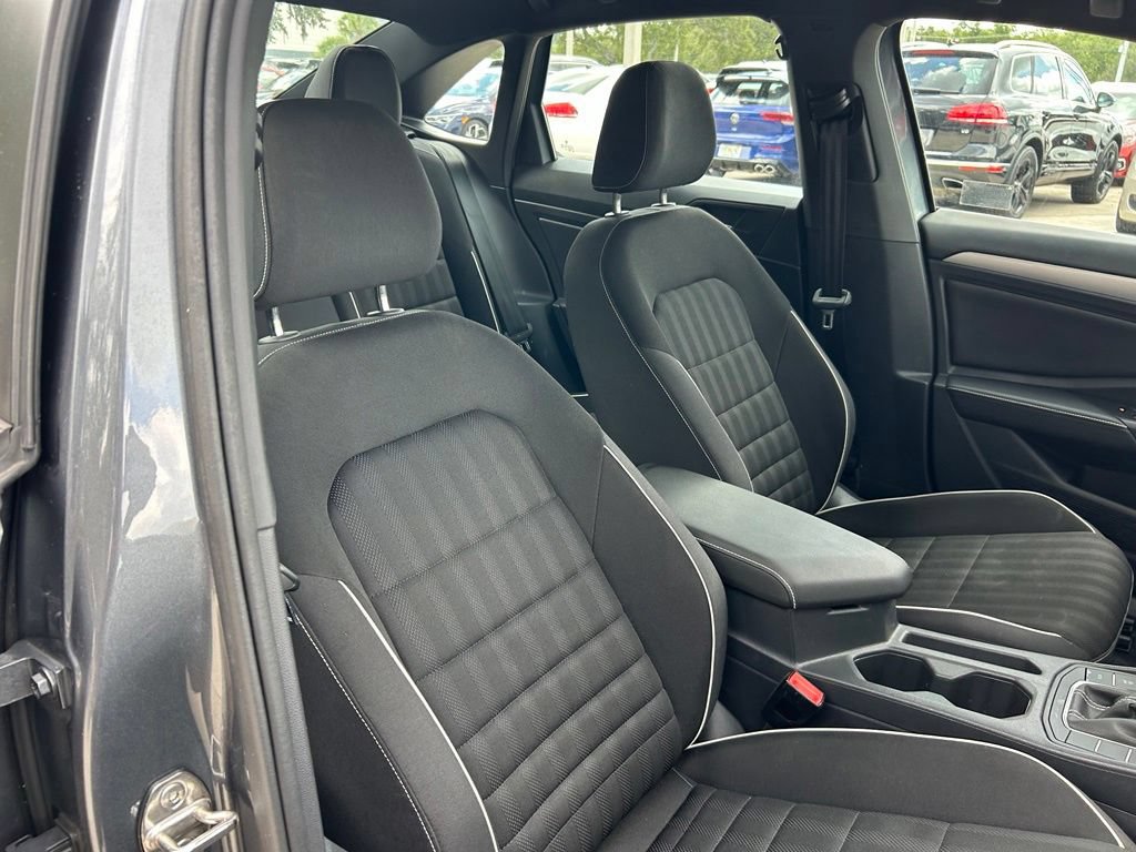 Certified 2024 Volkswagen Jetta Sport FWD image 33