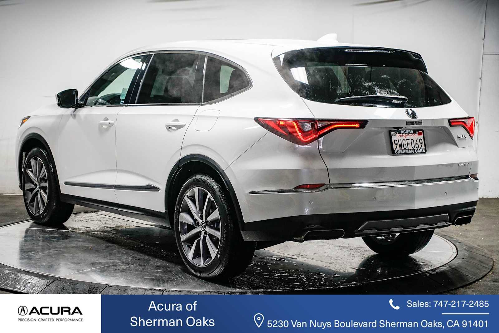 Used 2025 Acura MDX SH-AWD w/ Technology Package image 12