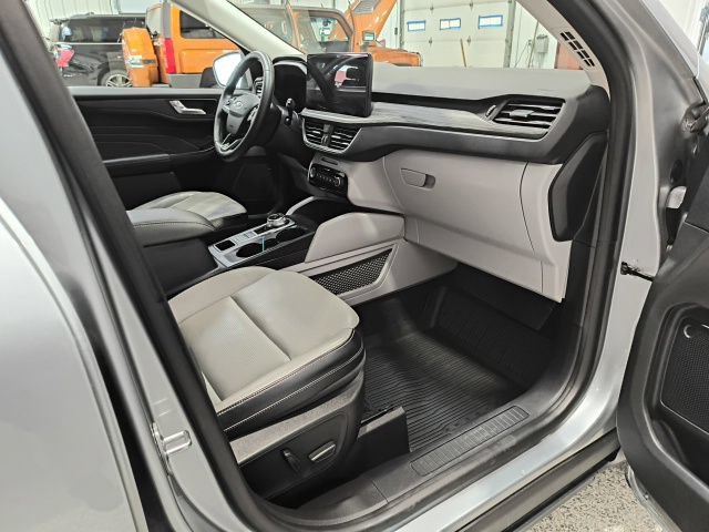 Used 2023 Ford Escape Platinum AWD/4WD image 22