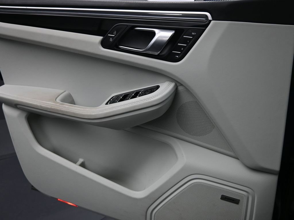 Certified 2022 Porsche Macan S image 25