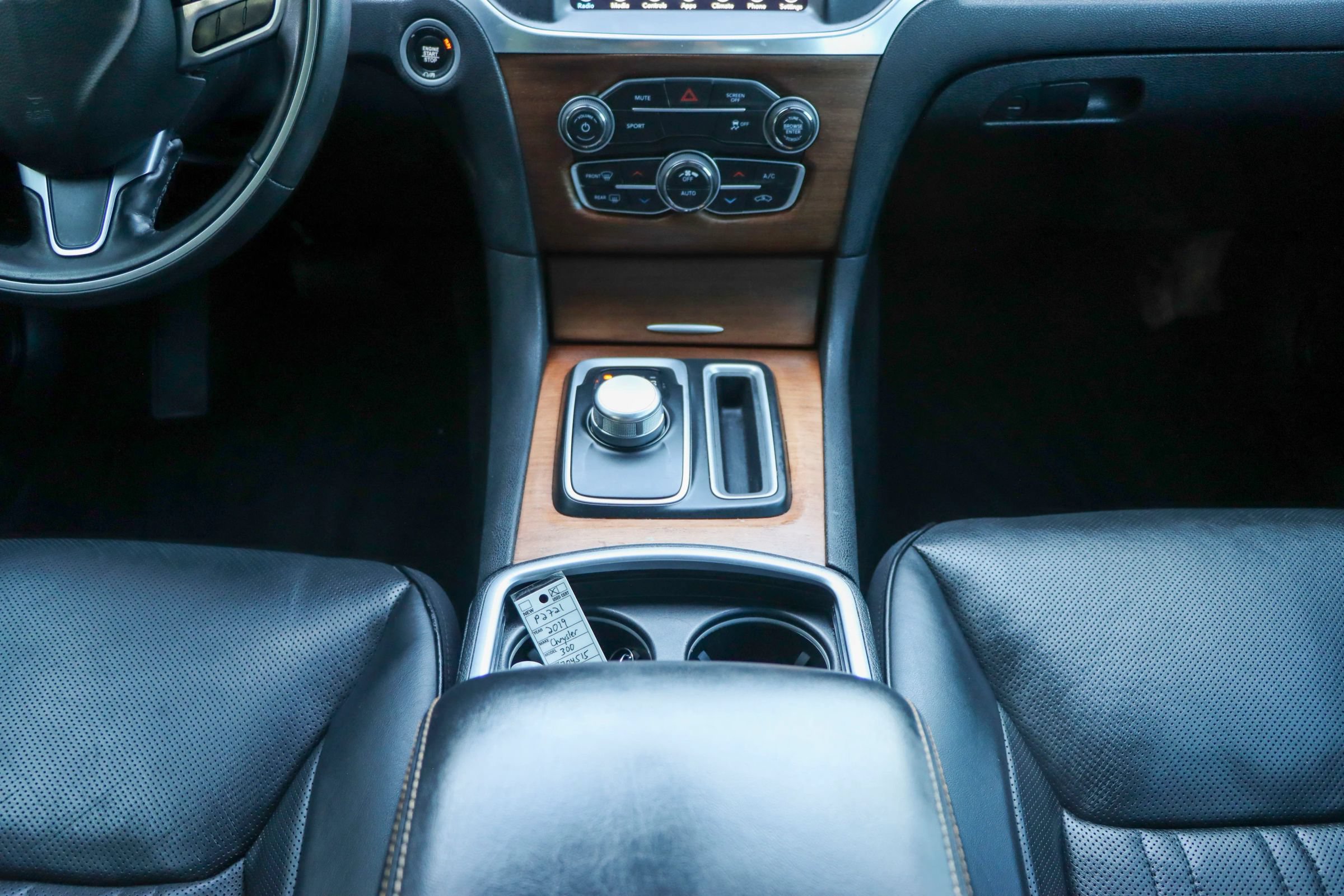 Used 2019 Chrysler 300 C RWD image 25