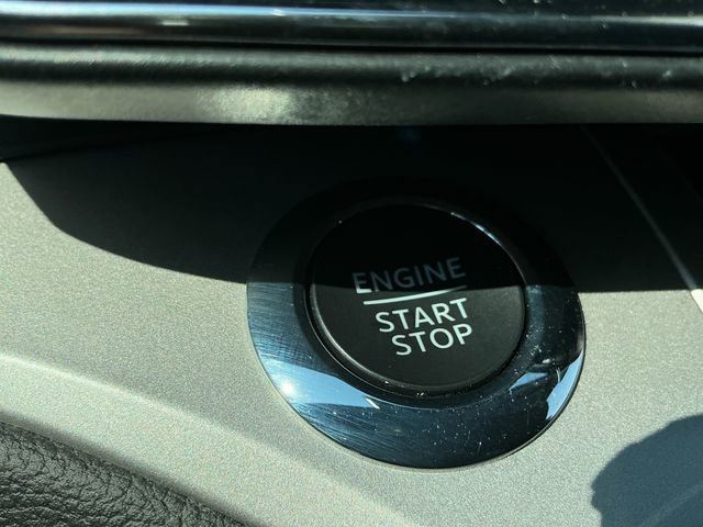 Used 2022 Ford Explorer XLT w/ Equipment Group 202A image 22