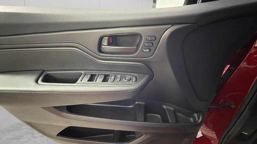 Used 2025 Honda Odyssey Sport-L image 26
