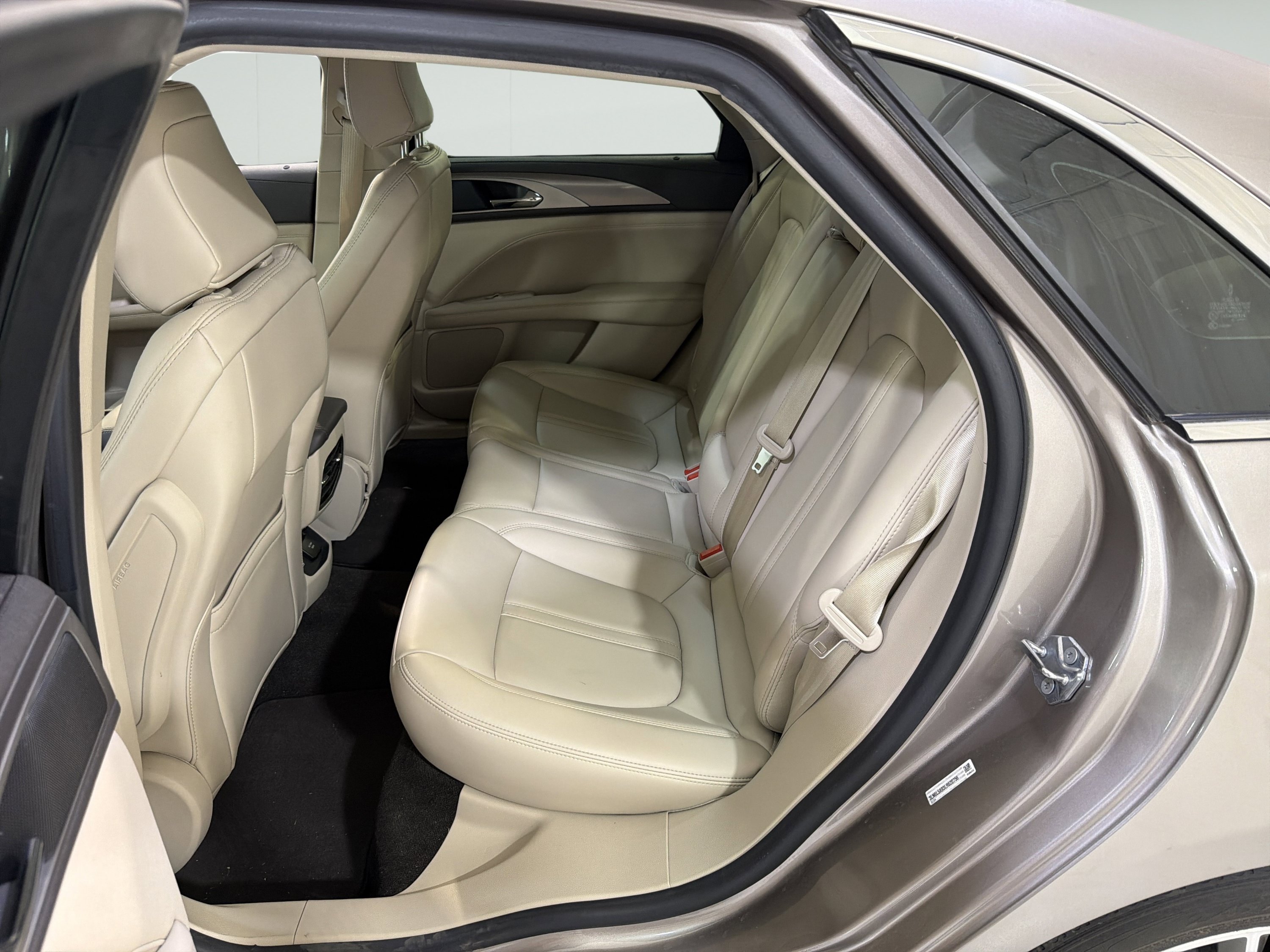Used 2020 Lincoln MKZ w/ Convenience Package FWD image 11