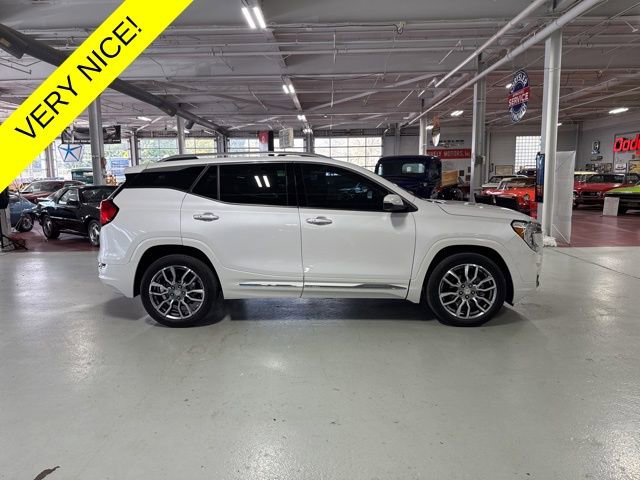 Used 2024 GMC Terrain Denali w/ Denali Premium Package image 6