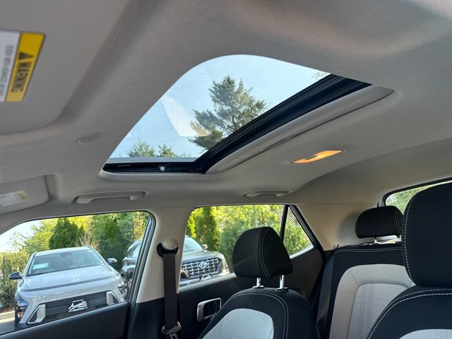 Certified 2026 Hyundai Venue SEL FWD image 21