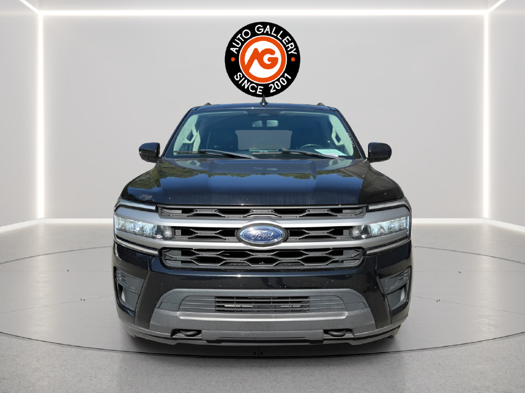 Used 2022 Ford Expedition XLT AWD/4WD image 2