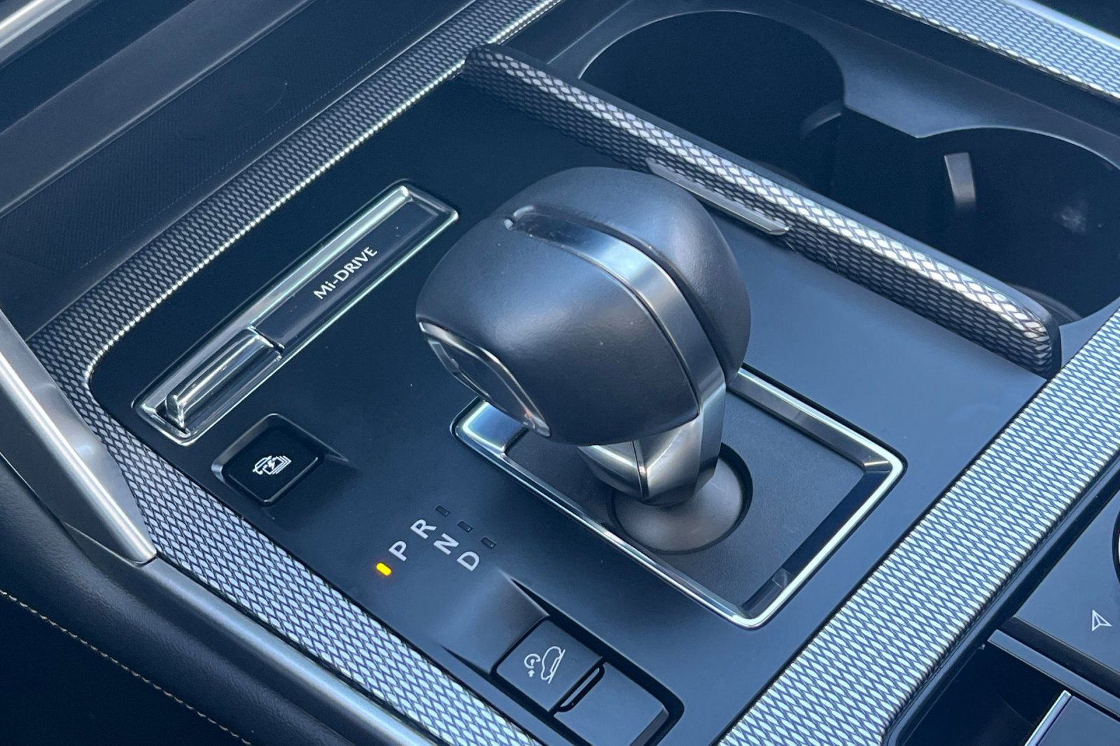 Certified 2025 MAZDA CX-70 Plug-In Hybrid w/ Premium Pkg image 19