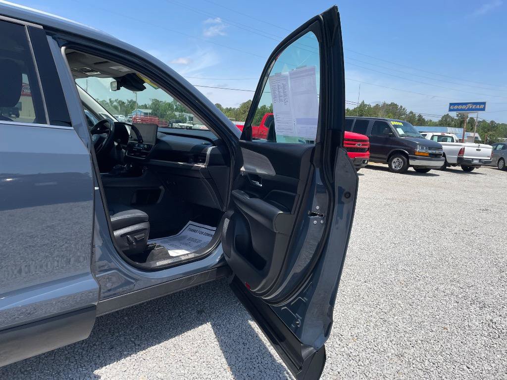 Used 2024 Toyota Grand Highlander Limited image 16