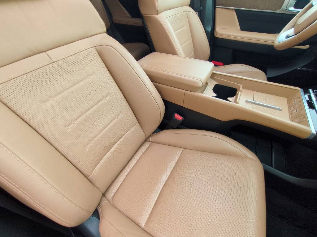 Used 2025 Hyundai Santa Fe Limited FWD image 22