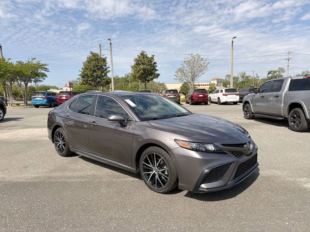 Used 2024 Toyota Camry SE w/ Convenience Package image 1