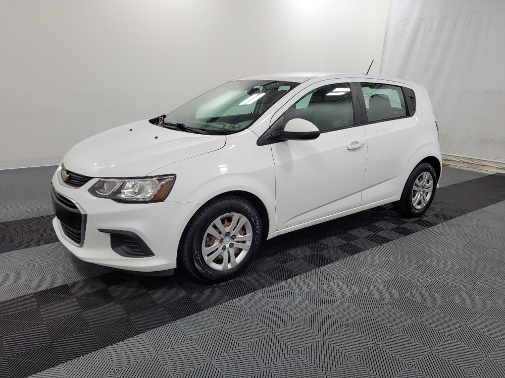 Used 2020 Chevrolet Sonic LT image 2