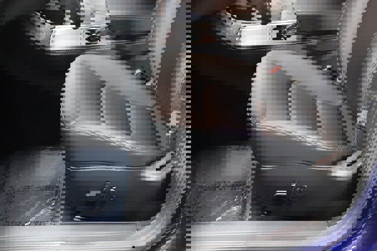 Used 2023 Tesla Model 3 Standard Range image 37